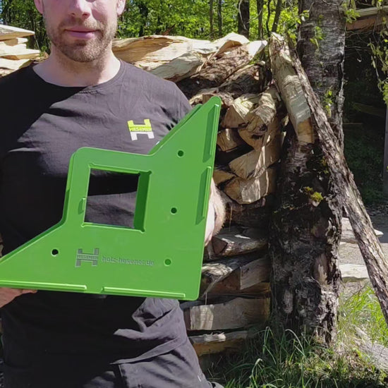 Montage des HolzlagerFix Heavy Duty von Holz Hesener zum selbst bauen eines Brennholzlagers, Brennholzregals, als robuste selbstsichernde Holzkonstruktion. 